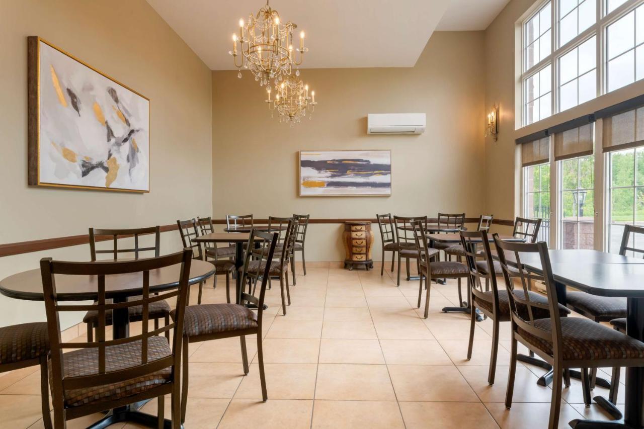 Best Western Plus Fredericton Hotel & Suites Exteriér fotografie