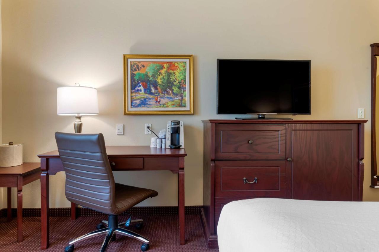Best Western Plus Fredericton Hotel & Suites Exteriér fotografie