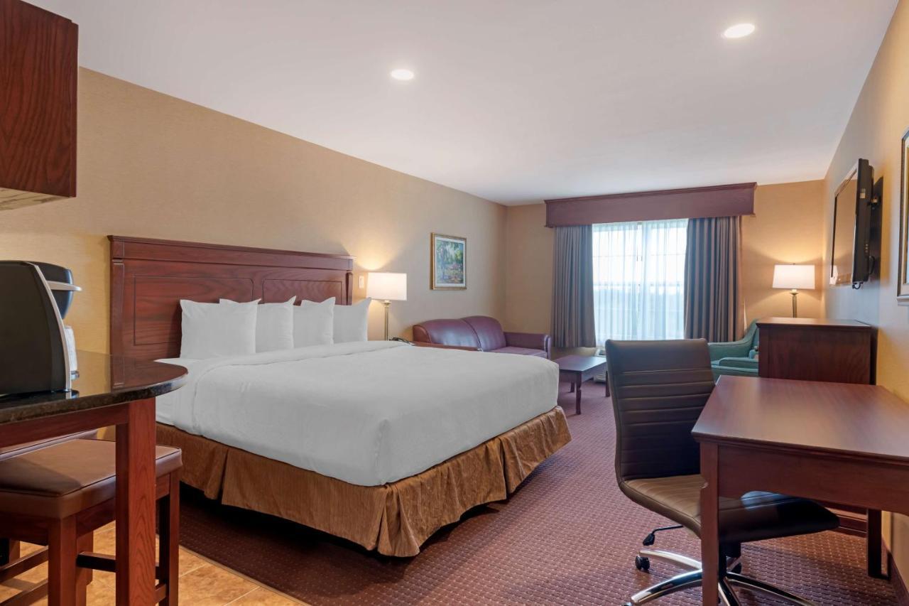 Best Western Plus Fredericton Hotel & Suites Exteriér fotografie