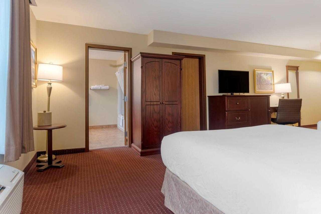 Best Western Plus Fredericton Hotel & Suites Exteriér fotografie