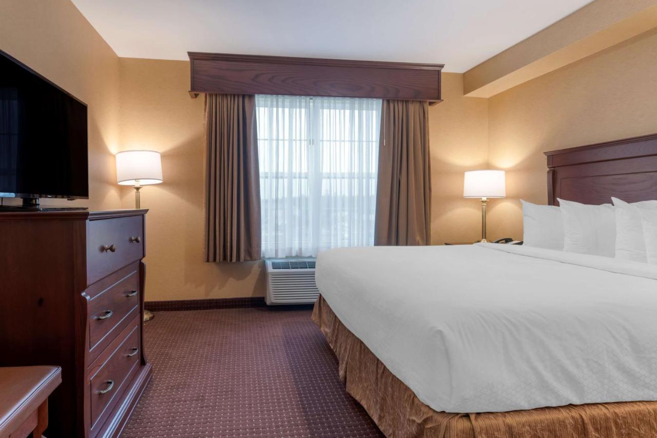 Best Western Plus Fredericton Hotel & Suites Exteriér fotografie